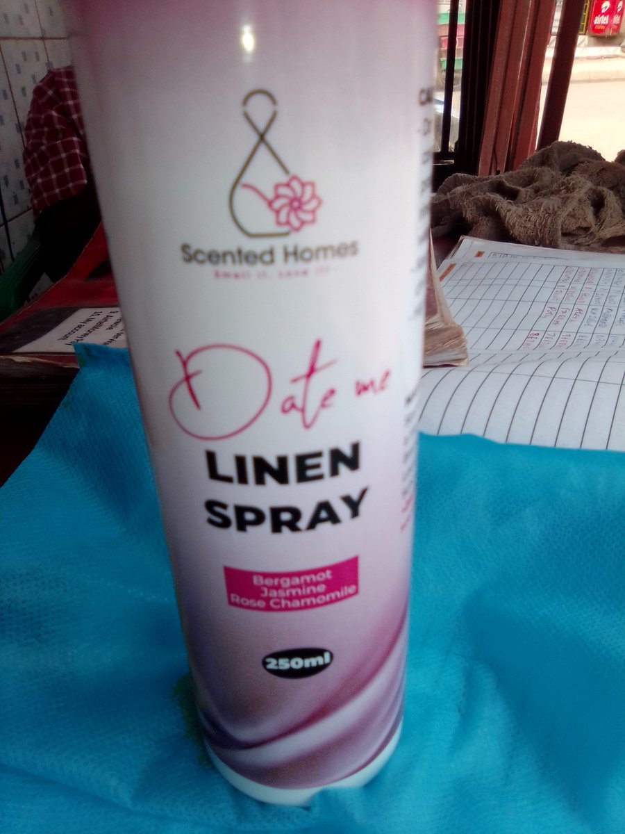 TeacherTugume's tweet photo. Does your Linen Spray contain Bergamot, Jasmine, Rose, Chamomile?

No. You don't even have Linen Spray.
Get yourself #DateMeLinenSpray at 15k to keep the Sweet aroma around your home.

WhatsApp 0774949740 or DM @ScentedUg 

Delivery made. https://t.co/qBzCGvYvet