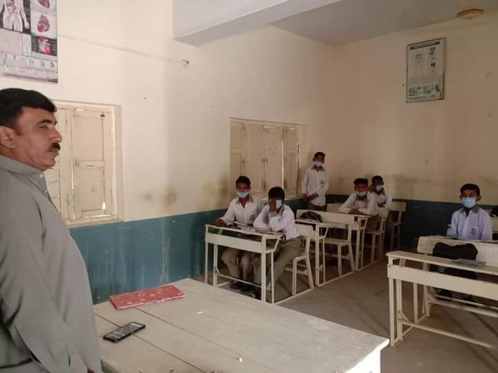 YouthOfUmerkot's tweet photo. Sir Anand Kumar visited Govt Boys High school Nabi Sar Town.
@sardarshah1 @LALMALHI @Qasimsoomro @TalpurTaimur https://t.co/3f9uLfo02x