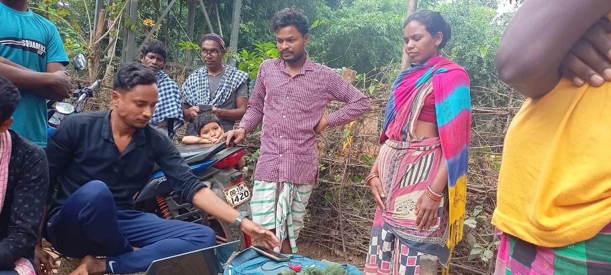 #PMGDISHA registration camp going on by CSC VLE Satyaranjan Batik,Thakurmunda block, Mayurbhanja, Odisha.

#JanjatiyaGauravDivas 

<a href="/AshwiniVaishnaw/">Ashwini Vaishnaw</a> <a href="/Bishweswar_Tudu/">Bishweswar Tudu</a> <a href="/CSCegov_/">CSCeGov</a> <a href="/dintya15/">dinesh tyagi Retd IAS</a> <a href="/sanjaykrakesh/">Sanjay K Rakesh</a> <a href="/SwornaprabhaSi1/">Swornaprabha Singh</a> <a href="/DM_Mayurbhanj/">Collector & District Magistrate Mayurbhanj</a>