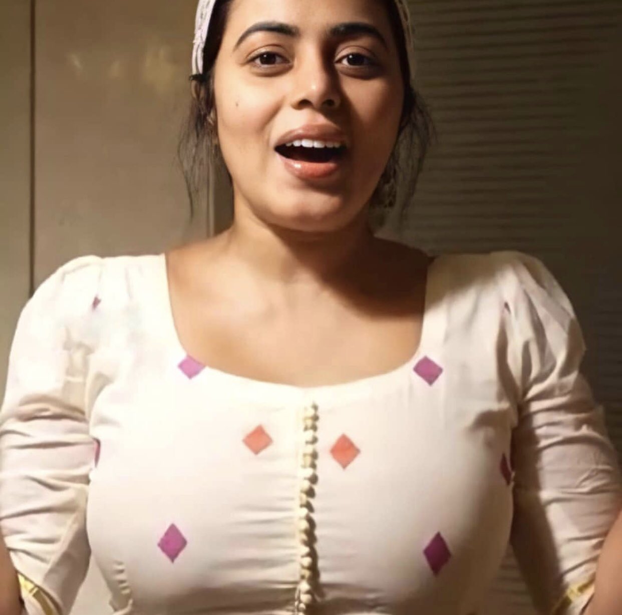 Actress Latest on X: poorna shamnakasim HOT Dance video link ->  t.coTbnRUeklAZ t.colTxPx5MbTW  X