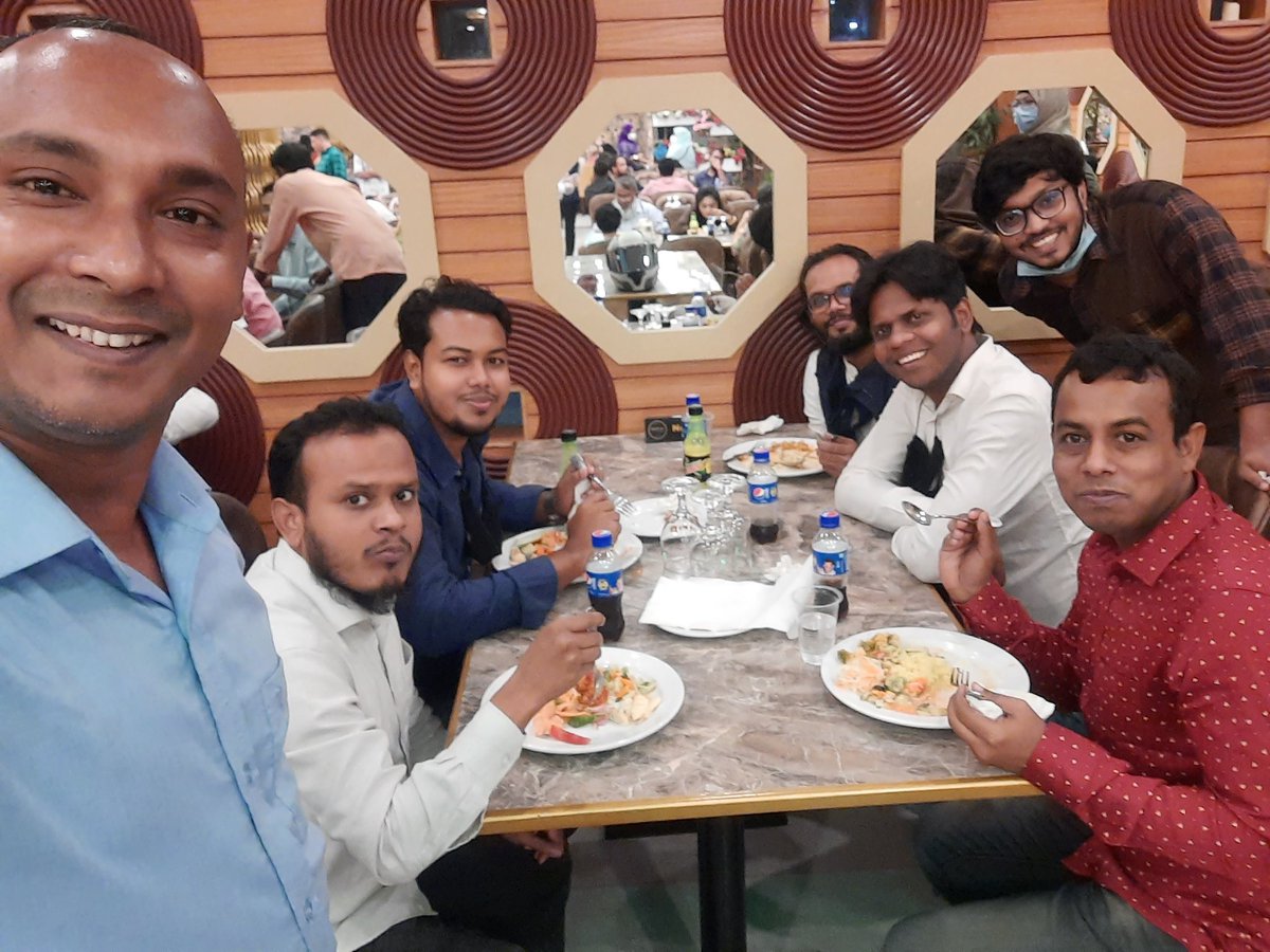 sattar_dp's tweet photo. Golden evening meetup of Bangladesh local guides
#bangladesh #localguidesconnect #localguidesbd #the_aristocrat_lounge #meetup #BDLG #সোনালী_সন্ধ্যা #golden_evening https://t.co/dI62rBbmWq