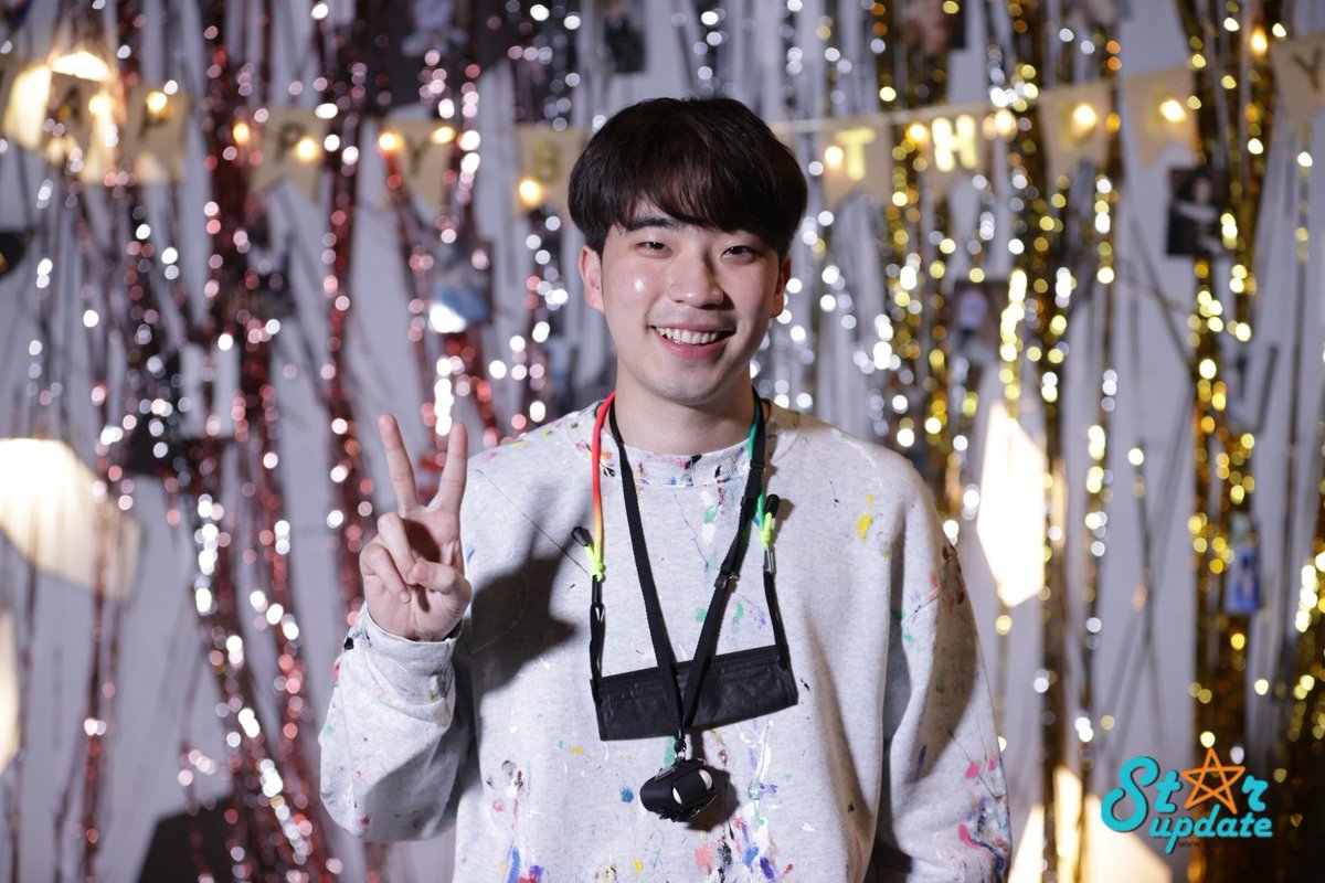 webstarupdate's tweet photo. [CLIP] "โทรุ" เซอร์ไพรส์วันเกิดน้องกันกัน คอนเฟิร์มงานกับน้องเฟิร์สมีให้ลุ้นกันแน่นอน พร้อมฝากให้ติดตามผลงานเพลงเร็วๆ นี้ >> https://t.co/EIjH5l2zoH
#โทรุ #Toru_Takizawa #momotoru https://t.co/ytnWrUjUa5