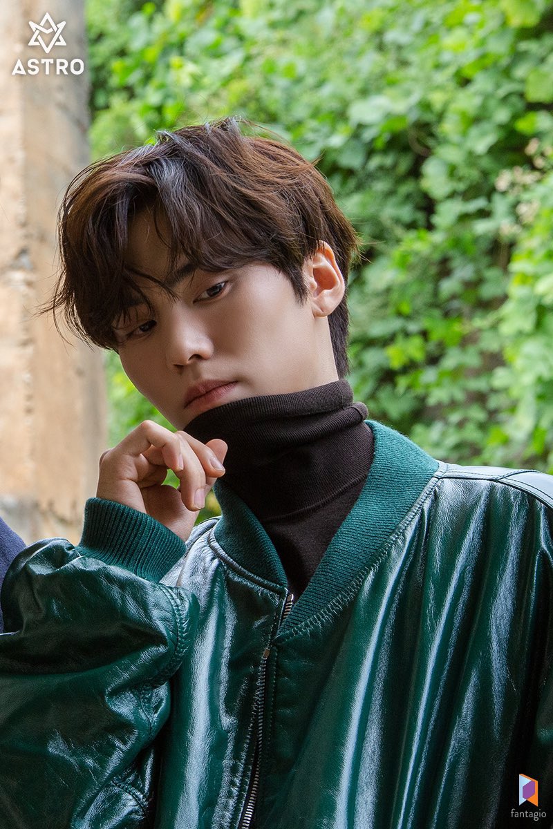 sanhyukthinker's tweet photo. sanhyuk giving the modeling industry a run for their money https://t.co/VdumlS9C06