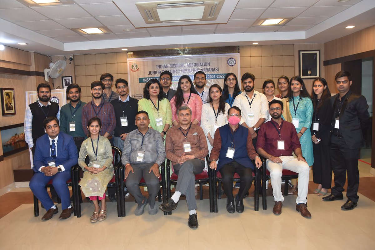 DrAnkitKumar19's tweet photo. Thank you sir @DrAshokRai3 @rajeshwarnaray6 for you kind words and blessings 🩺💫🥇♥️🙏🏼🙏🏼
#Always_blessed #द_गिरमिटिया🥇 @imajdnnational @imamsnup @imamsn_Bihar @MedicosUnited @Sakshi_Singh04 @drharshrai 🩺🥇⭐🇮🇳 https://t.co/XyRUE5k2PO