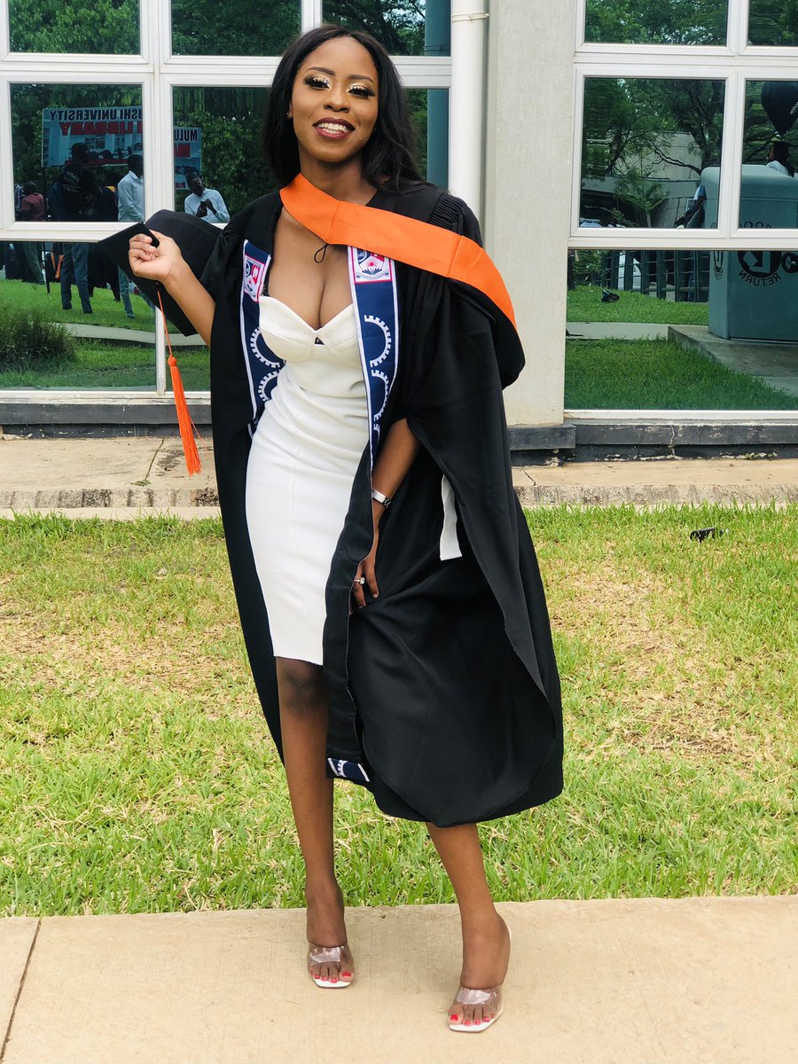 Sepi_Sey's tweet photo. 👩‍🎓🙏🏽 https://t.co/sN6KsV3yiW