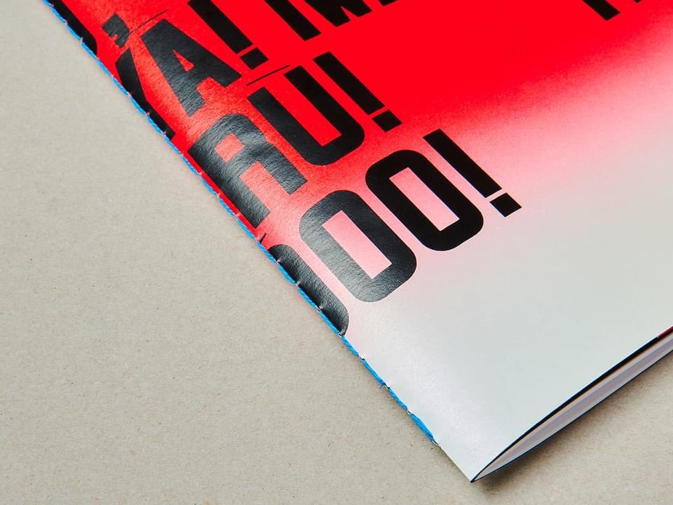 FranciscopolisE's tweet photo. Fier d’avoir participé à ce projet LEVER LES SAGES de @benjaminschmuck @entorse.editions
230 x 320 mm, 64 pages
Photographies : Benjamin Schmuck
Peintures : Augustin Sanou
Design : Helmo  /numérique : Stipa
Offset &amp; sérigraphie : Yann Owens
Reliure : Hélène Pitassi
200 ex https://t.co/2I1Ys4Lmhc