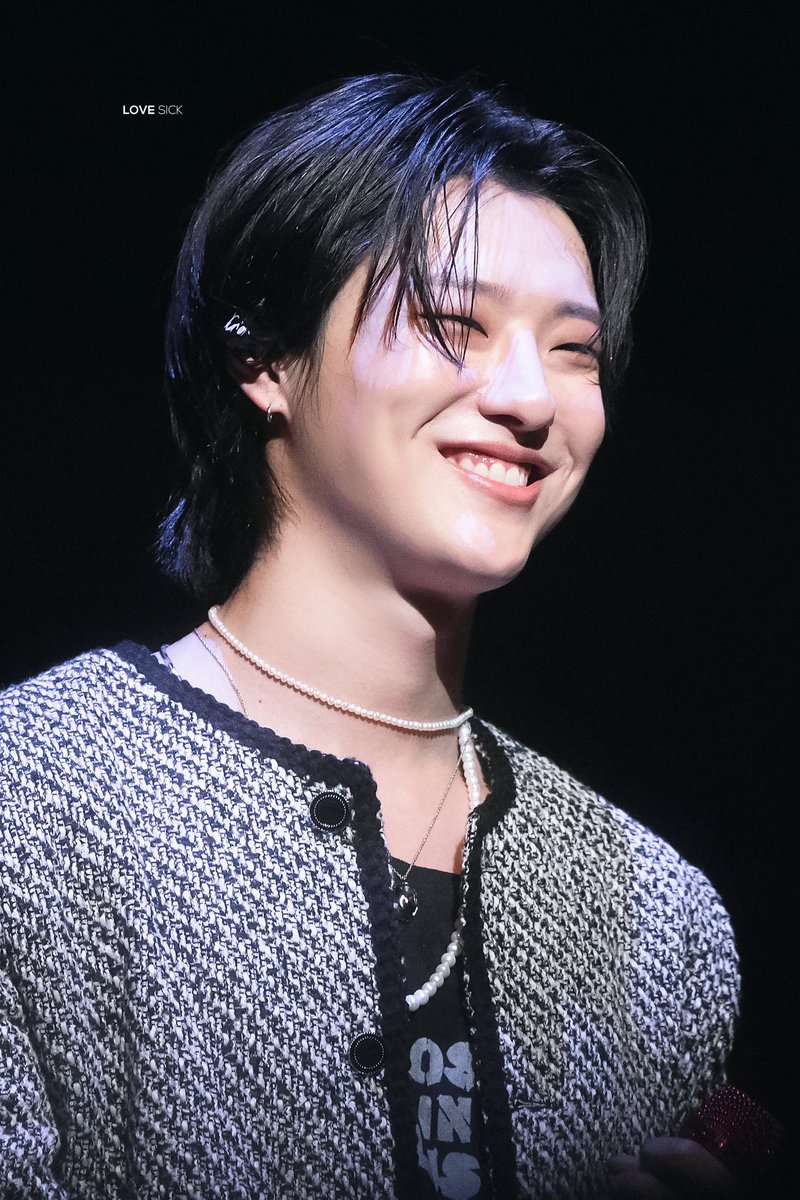 woodzunion's tweet photo. [#HQ] 14.11.21 - Seungyoun durante o Soundberrythater.😸💙🧡

cr: be_love_sick 
#WOODZ #조승연 #SEUNGYOUN https://t.co/rhBAe4doYx