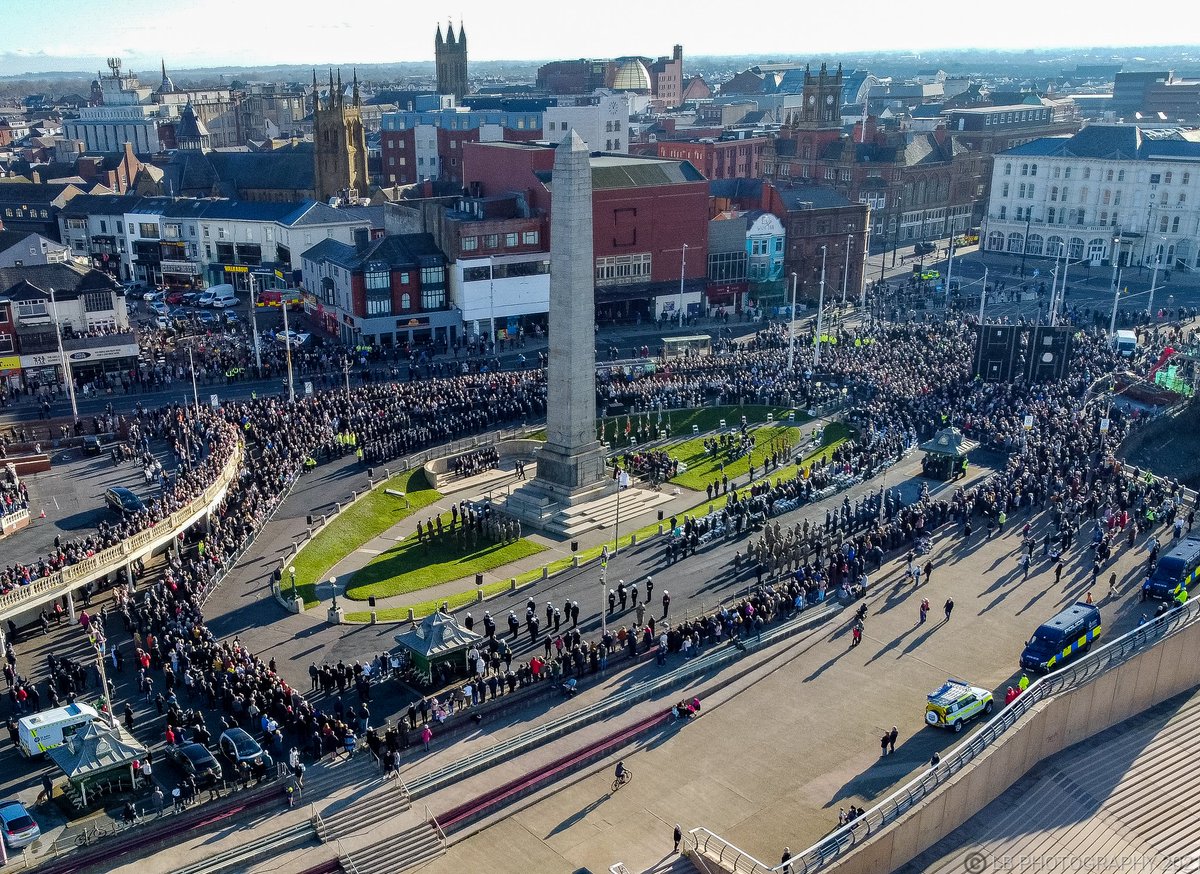 What a great turn out at the Cenotaph yesterday for remembrance Sunday 👏 👏👏♥️#Blackpool #Cenotaph #RemembranceDay2021 #LestWeForget
#bbcnorthwest #granadareports