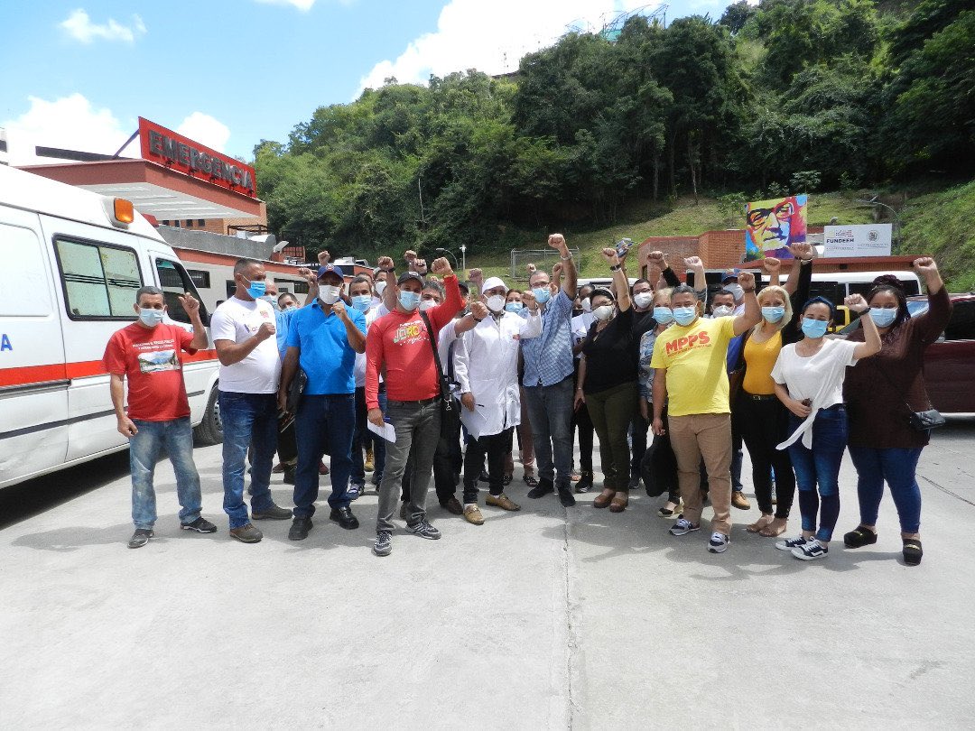 cana_cdi's tweet photo. Fieles al legado de Fidel, los Colaboradores de la Brigada Médica Cubana del Estado Aragua apoyamos enérgicamente a la Revolución. #CubaViveyAbraza #CubaEsUnContinente #CubaCoopera @cubacooperaven @cubacolabora @Besnoymp_26 @aniuska_cobos @NelaTa83 @leon_raulito @PardoRegla https://t.co/ddrzAA6DZi