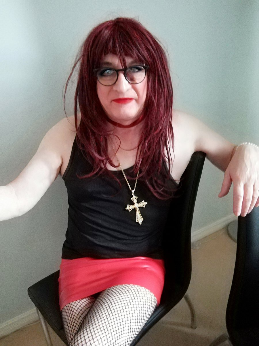 Mischa13031054's tweet photo. Monday and taking time to relax at work
#crossdress #sissylife #sissymischa #mischa #officeworker #sissyatwork #bethatgirl #mondayfeeling https://t.co/O5hQ7tgVQ1