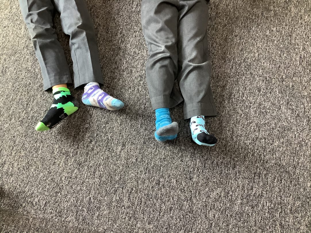 OPAcademy's tweet photo. #optogether #AntiBullyingWeek #onekindword #oddsocksday https://t.co/m47oXYckgO