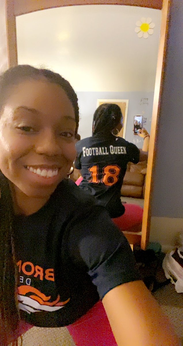 UniquelyFitted's tweet photo. @LakersPats8_24 #BroncosCountry #footballqueen https://t.co/9WByN48FEF