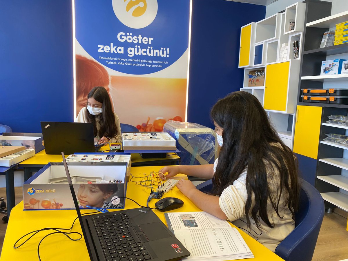 Zeka Gücü eğitimlerimizden üçüncüsünü Siirt’te gerçekleştirdik🥳
Bir sonraki durağımız sizce neresi olsun? 🤔