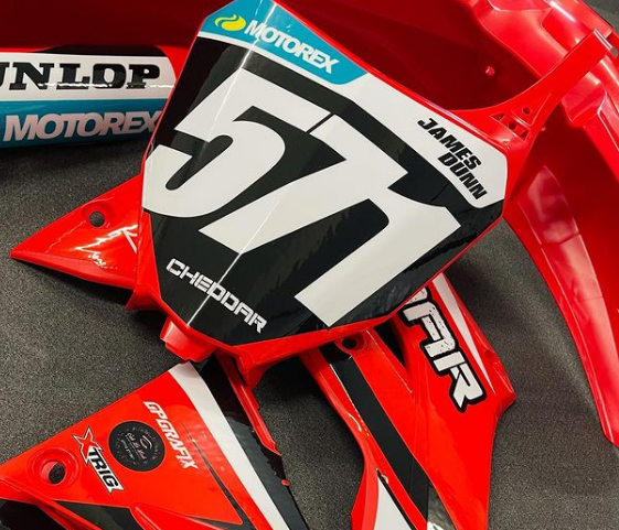 GP_Grafix's tweet photo. ‼️Custom Honda Kit with Plastics all supplied by us‼️
Feel free to contact us if you have any queries👊🏼

📞01249 446347
📧 sales@gpgrafix.com
🖥 https://t.co/ZKZLqUsg81
💻 https://t.co/Cbi5I3v36r

#gpgrafix #custom #graphics #mx #sx #motocross #supercross #customgraphics https://t.co/26yYjs6jIU