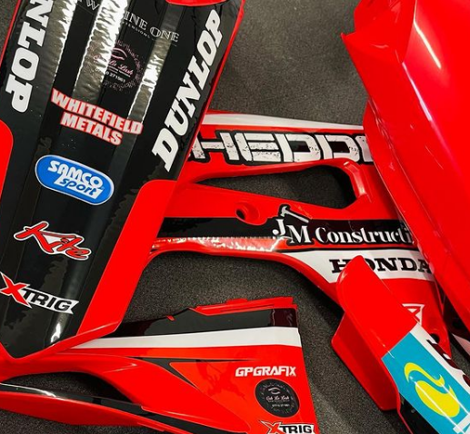 GP_Grafix's tweet photo. ‼️Custom Honda Kit with Plastics all supplied by us‼️
Feel free to contact us if you have any queries👊🏼

📞01249 446347
📧 sales@gpgrafix.com
🖥 https://t.co/ZKZLqUsg81
💻 https://t.co/Cbi5I3v36r

#gpgrafix #custom #graphics #mx #sx #motocross #supercross #customgraphics https://t.co/26yYjs6jIU