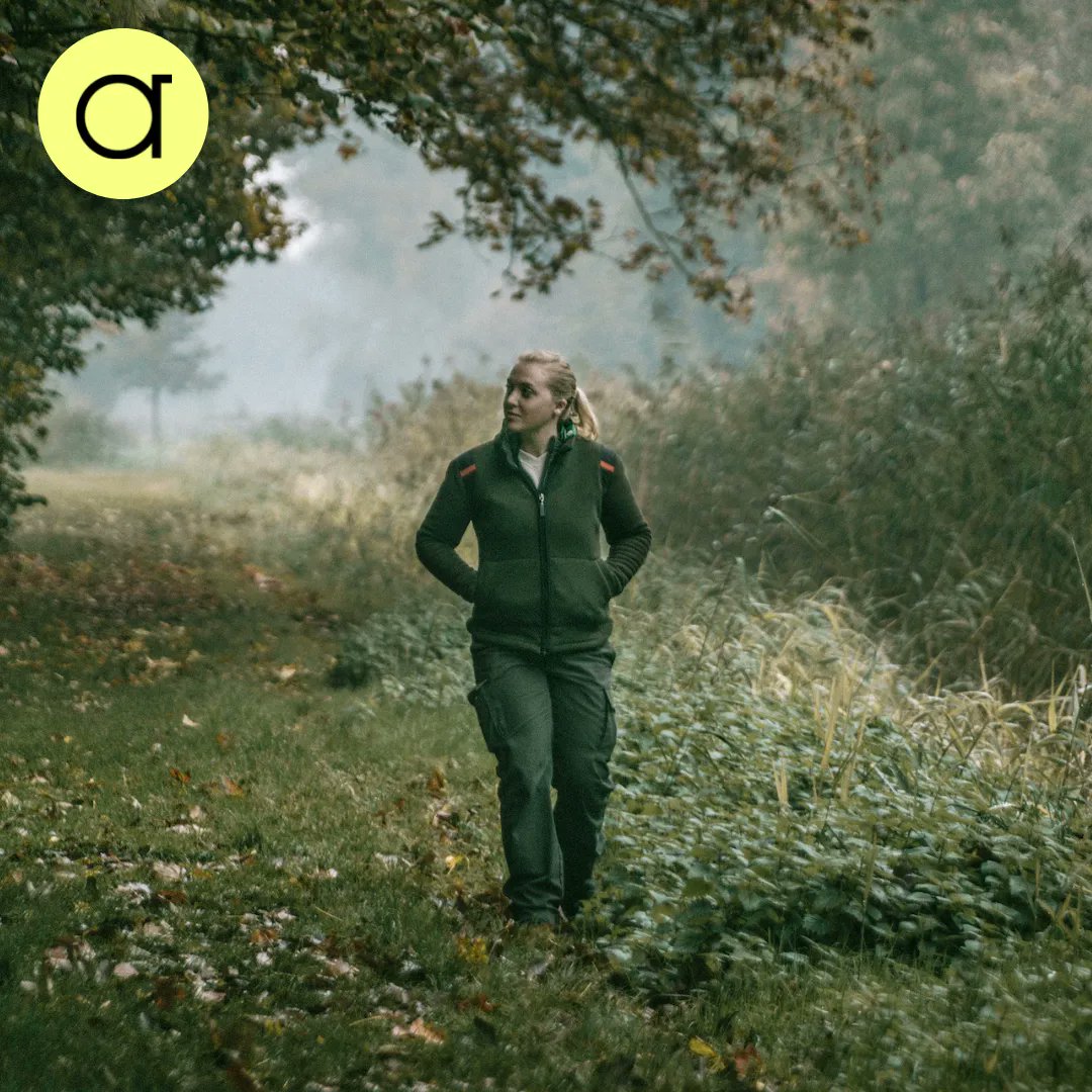 De boswachter heeft nogal een stoffig imago. Het zouden vooral mannen van middelbare leeftijd zijn. Maar er komen steeds meer jonge mensen bij, ook vrouwen.💖 Samen met Amy @boswachteramy maakte we een wandeling door Almeerderhout🙌 Check het artikel hier: buff.ly/3kkMyqA
