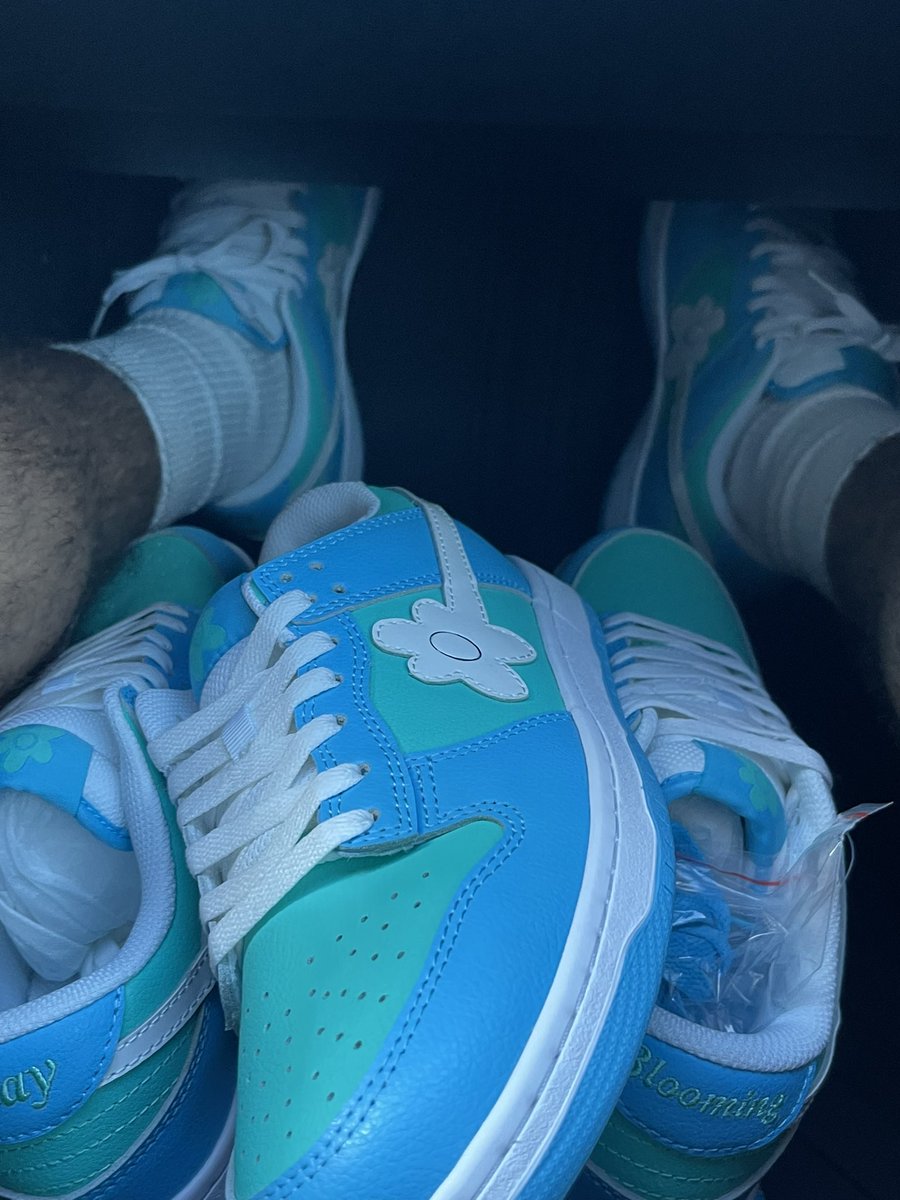 einarznapolitan's tweet photo. PRE-ORDER Disponible este viernes 19 ❄️❄️❄️ Limited pairs❄️❄️❄️.  website en mi bio…. https://t.co/cfwwZt9hzP