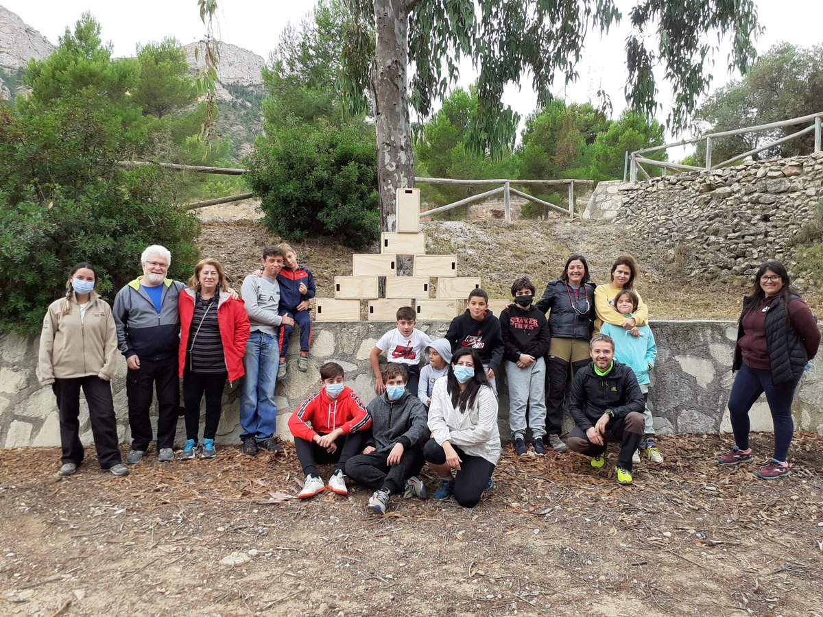 GVAparcs's tweet photo. 🐦Gracias a la colaboración de #CaixaPetrer y de las familias que nos acompañaron el sábado, hemos construido ¡60 cajas nido para vencejos!😃
🌲Los pondremos en #Petrer para recuperar una antigua colonia de cría 🐣🐣#PaisatgeProtegitSerresMaigmoiSit #ProyectoRefugiosdeVida https://t.co/i8YQKunLtS