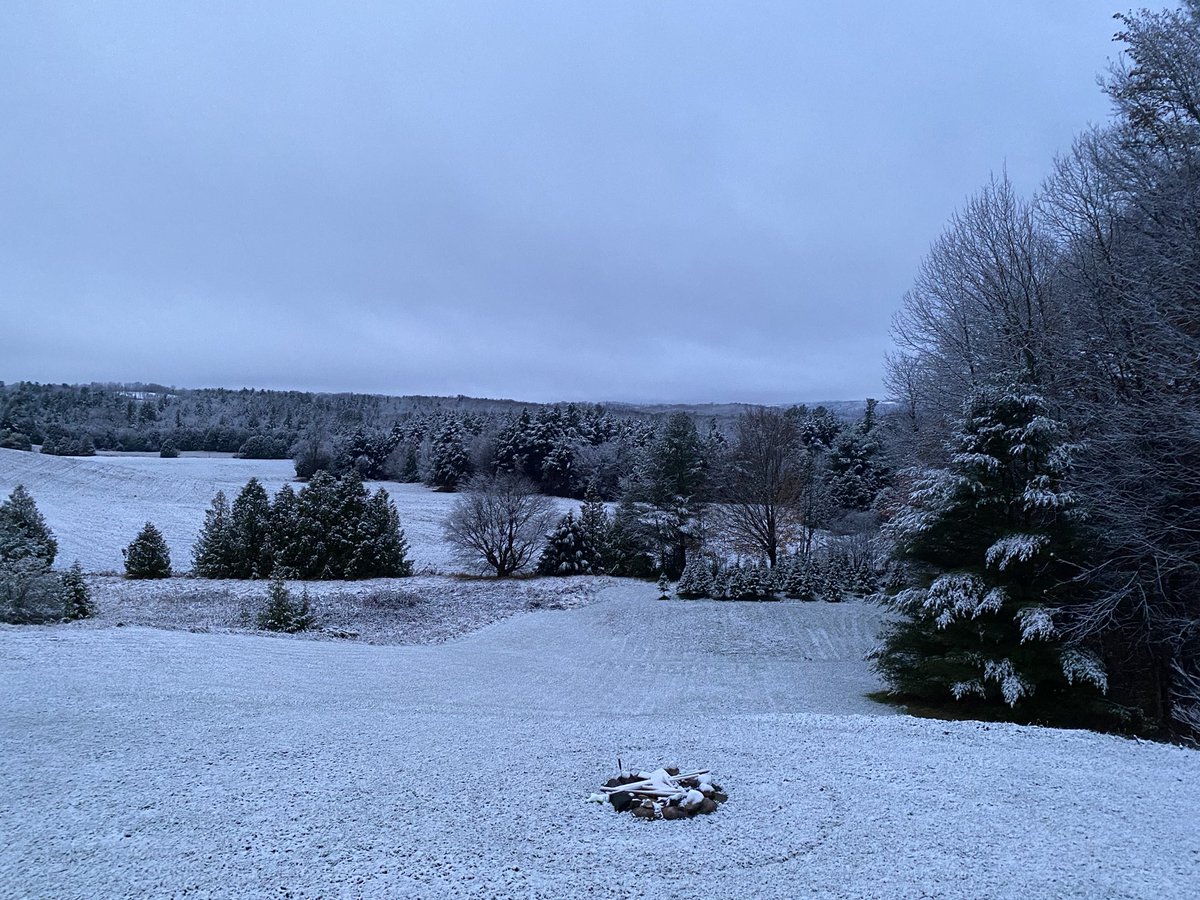 cudmorecc's tweet photo. @breakfasttv First snowfall, Castleton ON @breakfasttv https://t.co/vO7ukquOye