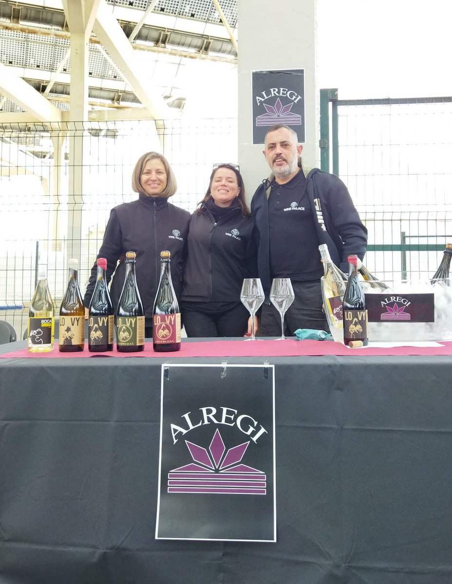 peichmarina's tweet photo. Avui estem aquí!! @AlregiSL 
Els millors vins de la Guia de Vins de Catalunya 2022!! #parcforumbarcelona
Veniu?? 😉🥂🍷 https://t.co/fbBVmdYvLr