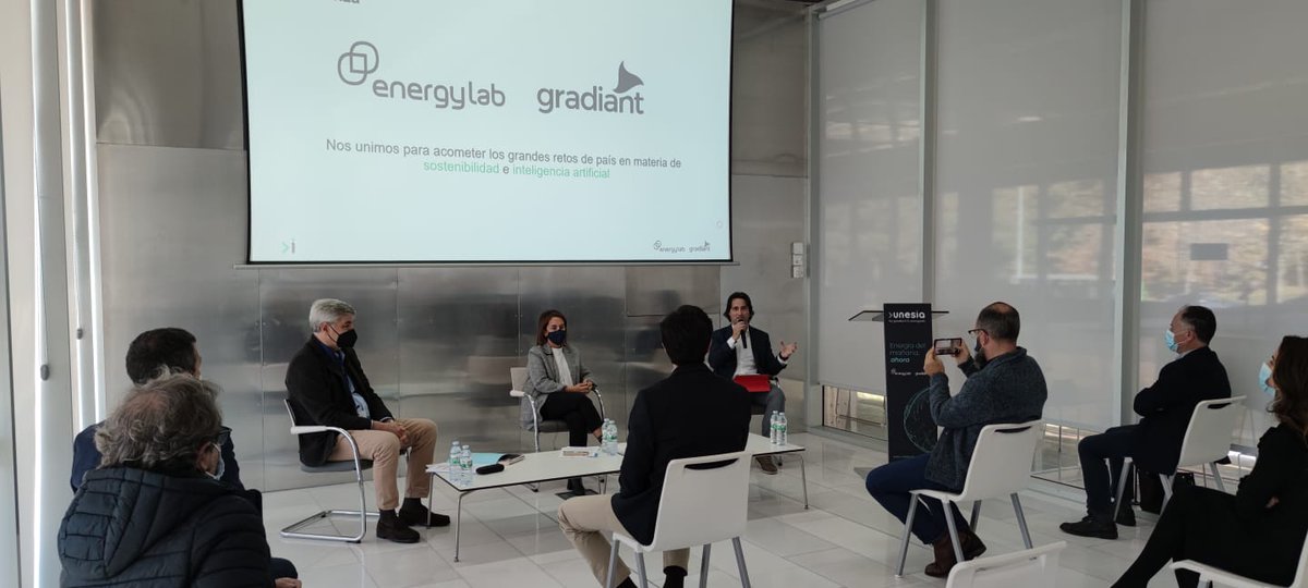Gradiant's tweet photo. Desde Gradiant y @CT_EnergyLab unimos nuestras fuerzas para acometer grandes retos en materia de #sostenibilidad e #inteligenciaartificial. Este trabajo ha cristalizado en la formalización de la alianza #UNESIA, que hoy presentamos.
@axenciaGAIN
https://t.co/oH2z92hysP https://t.co/yifUZ5R703