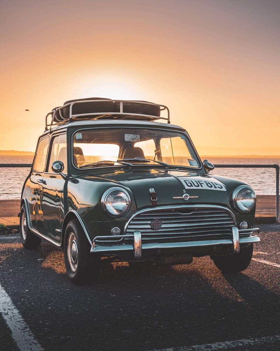 MINIUK's tweet image. Sitting with the sunset or riding into the sunset...

Where would you take a classic Mini at golden hour?

📷 @minicarjack

#MINI #MINIicons #ClassicMINI