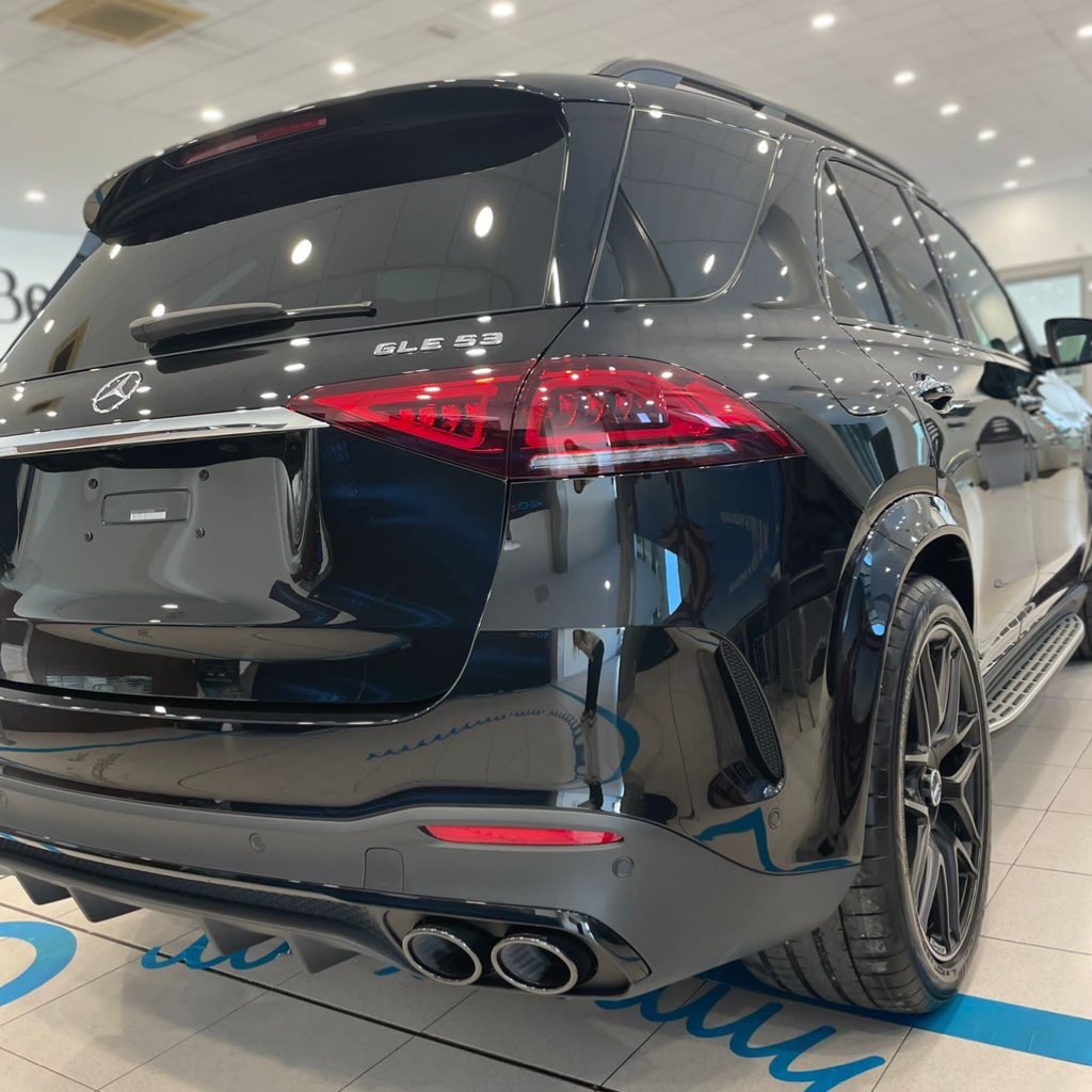 CadimarMercedes's tweet photo. Todos los @MBenzEspana brillan con luz propia, pero el @MercedesAMG GLE 53 es diferente al resto 😏 ya que está diseñado para cumplir con las más altas exigencias👌

#MercedesAMG #AMGGLE53 #Cadimar #GLE #GLE53 https://t.co/6OGCOmxgi9