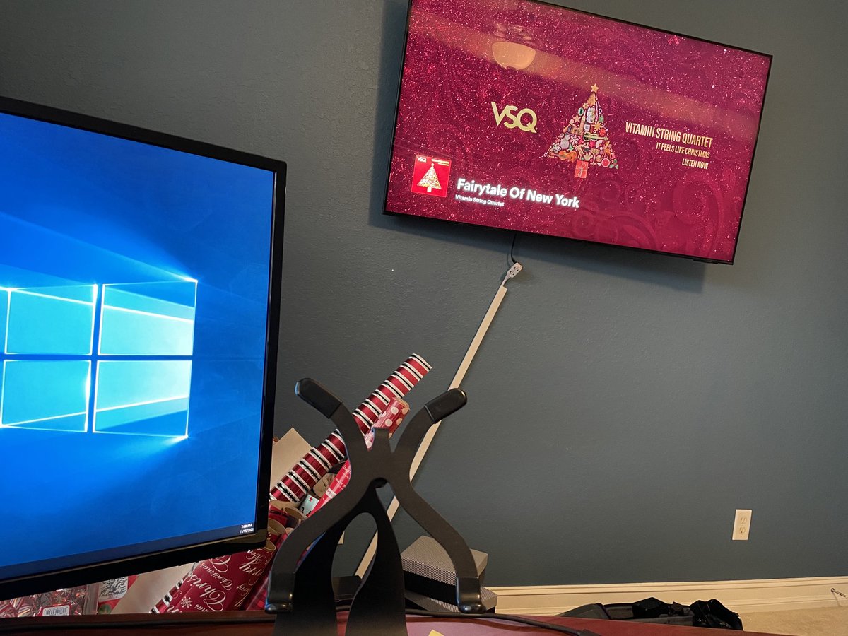 AppellateGuru's tweet photo. It’s beginning to look a lot like Christmas…in my home office! https://t.co/uv1mXt7He5
