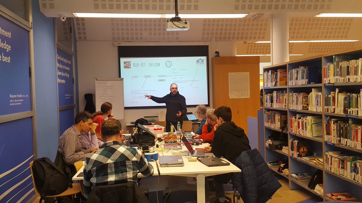 BibliotequesBCN's tweet photo. 👩‍💻Entre els projectes més consolidats destaca el #ClubMaker, un espai obert al públic per a l’aprenentatge tecnològic col•laboratiu 👉https://t.co/Cuv2OwTK9c https://t.co/lSP7FM7lwt