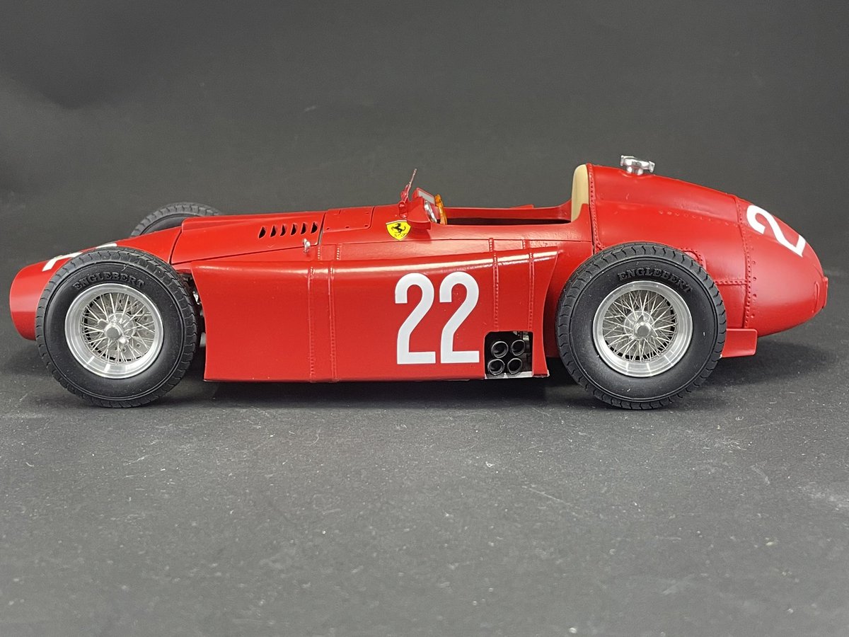 modeler_takuya's tweet photo. 〜Lancia ferrari D50〜
やっと完成したよ〜😉
もちろん研ぎ出しも面出しもしてないからボコボコですが、この方がリアルでいい感じ😆
#カーモデル #モデルファクトリーヒロ #ホビースペース36 #MFH #ferrarid50 #120scale #Lanciaferrarid50 #ModelFactoryHiro #hobbyspace36 https://t.co/qay2cRXEiM