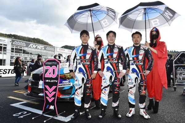 misa33_cha's tweet photo. S耐最終戦は6位でした！！🏁
表彰台には届かずでしたが
今シーズン無事に終えることができて
本当によかった☺️チームの皆様1年間
お疲れ様でした👏✨
1年間、
SS/YZ Racing with Studieへの
応援ありがとうございました😌✨
#スーパー耐久
#岡山国際サーキット https://t.co/pnnzJMtBeI