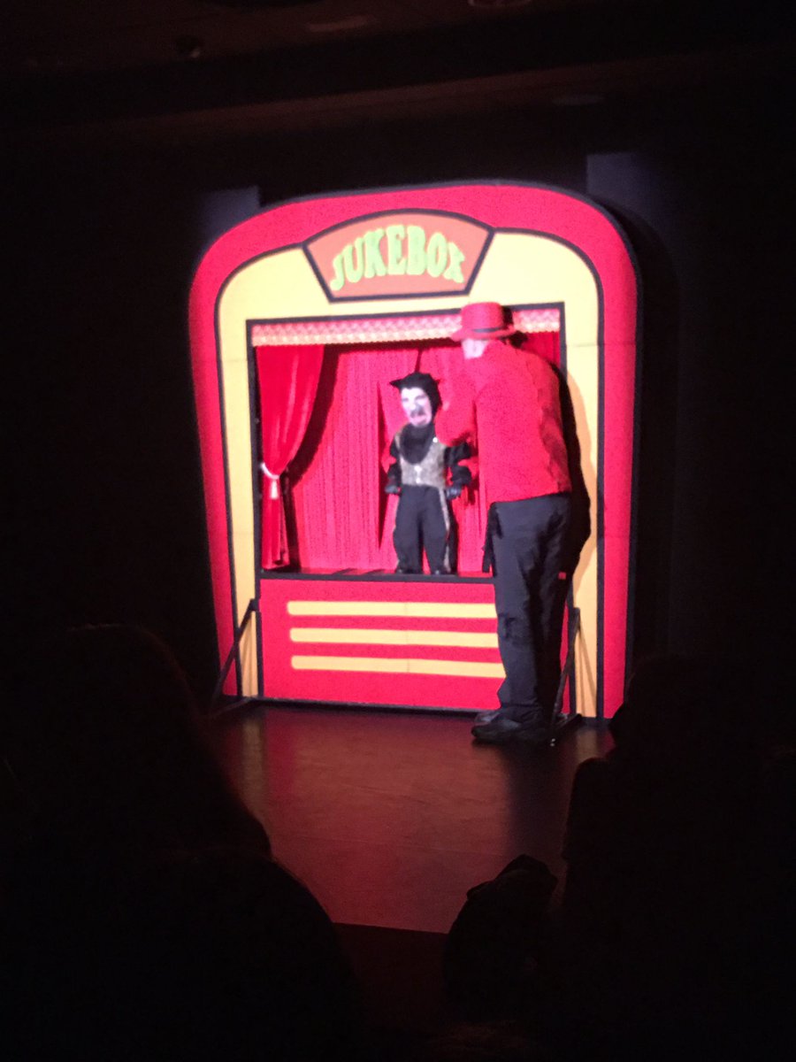 EspacioQM's tweet photo. 🙌 Ayer fue un gran domingo 🙌

Creamos nuestra propia ‘camaralata’ con @ECOCAM_FOTO, bordamos cuentos con #LorenaOlmedo y reímos hasta no poder más con el cabaret musical ‘JukeBox’ 🤭

¡Estamos deseando que llegue el próximo finde para seguir creando!

#ComunidadQuinta https://t.co/258AWgpYrx