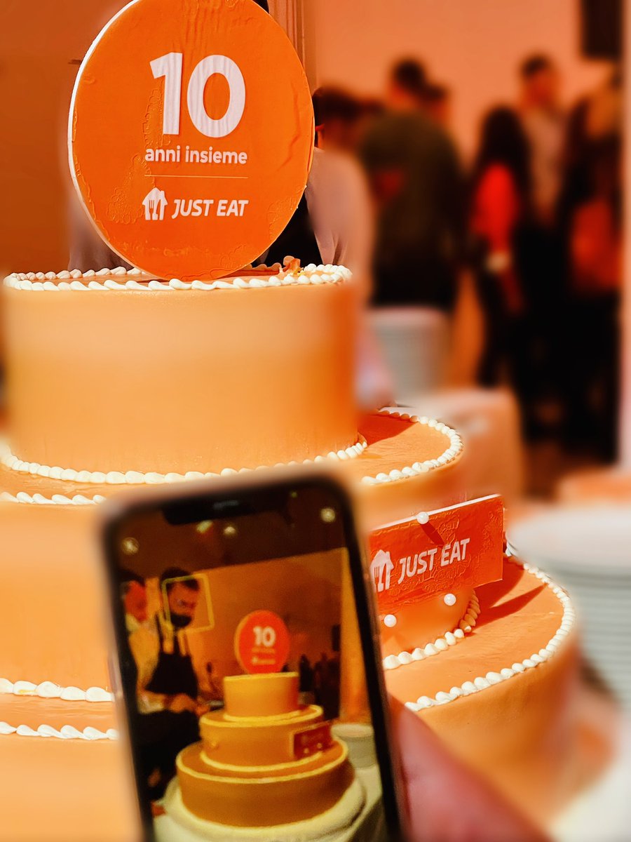 leonardofavuzzi's tweet photo. Proud to have celebrated 10 years of #justeattakeaway even if I have been part of this fantastic reality for a few months. It was interesting to discover the #growth of this company over the years through an exciting #storytelling. Proud to be part of #justeat #takeaway #weareJET https://t.co/nDnZ2io1f1