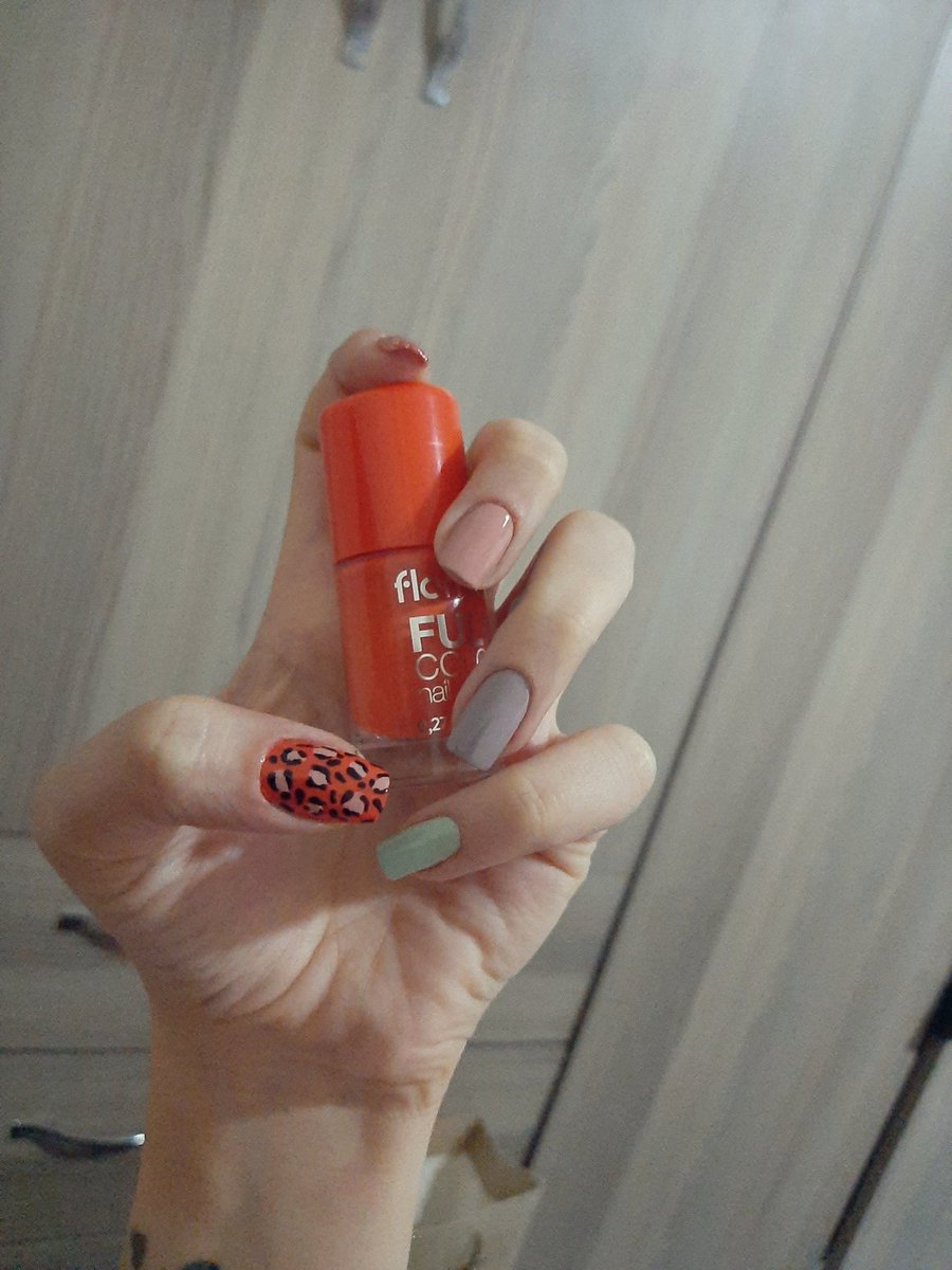 '' Leopar candır '' dedi. 

<a href="/glsmen_/">Gülsüm</a> 💅💫☺️