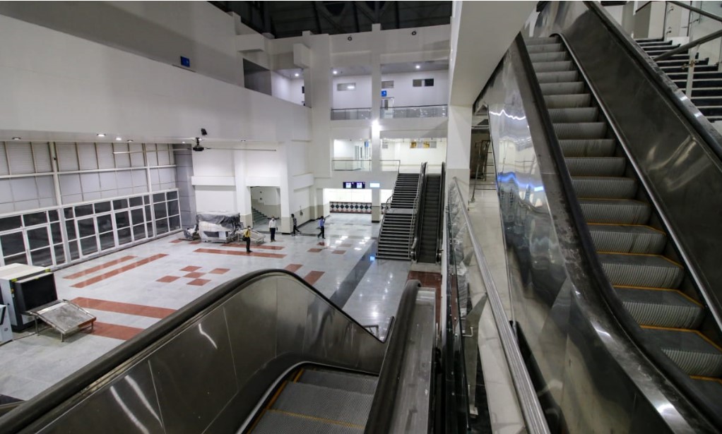OverseasTejas's tweet photo. Yes... This is a Railway Station!!

Habibganj  railway station not only renamed as a (Hindu Queen of Bhopal) Rani Kamlapati Station, but also renovated as World Class Station.

Hon Prime minister Shri Narendra Modi ji will inaugurate today
#RaniKamlapati
#JanjatiyaGauravDivas https://t.co/FQykC66rIp
