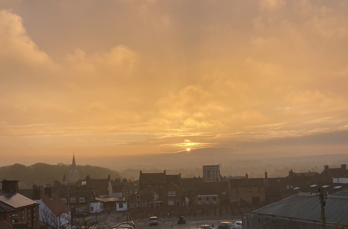 Misty sunrise over Malton this morning <a href="/northyorkswx/">NorthYorksWeather</a> <a href="/WeatherAlex/">Alex Burkill</a> <a href="/WeatherWolds/">Yorkshire Wolds Weather</a> @JonMitchellITV <a href="/UKWeatherLive/">UK Weather Live</a> <a href="/CliveRhymester/">Nature Lover</a>