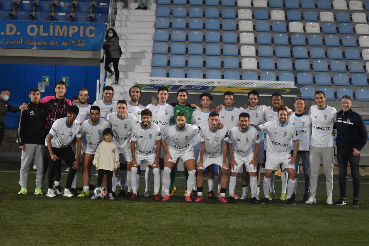 CFerrero9's tweet photo. CD OLÍMPIC “B” 21/22
“Disfrutando y saboreando cada instante al máximo”
#nuncadejamosdeaprender❤️⚽️ @AcademiaCDO https://t.co/ib93RsT5YV
