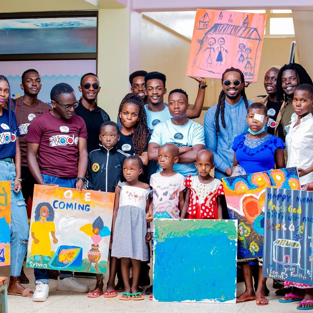 vodoarts's tweet photo. Last Friday we had the honour of painting with some the children at the cancer institute. We were able to have a great time working with the children and the team @UCCFCare_3C 
#VodoArts #CancerAwareness #HappyChildrensDay2021 
#arttherapy 
#Artistsiniuganda https://t.co/3d5rsifQjS