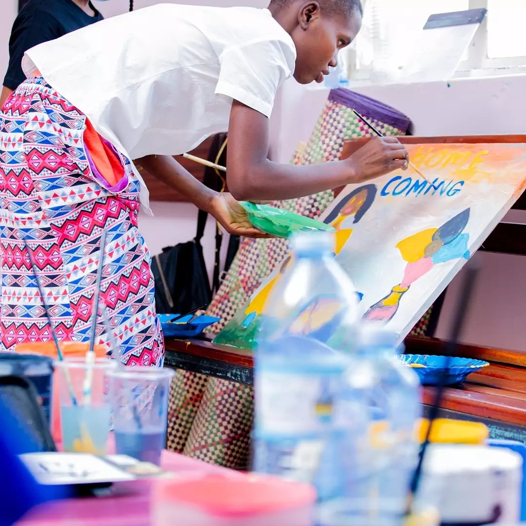 vodoarts's tweet photo. Last Friday we had the honour of painting with some the children at the cancer institute. We were able to have a great time working with the children and the team @UCCFCare_3C 
#VodoArts #CancerAwareness #HappyChildrensDay2021 
#arttherapy 
#Artistsiniuganda https://t.co/3d5rsifQjS