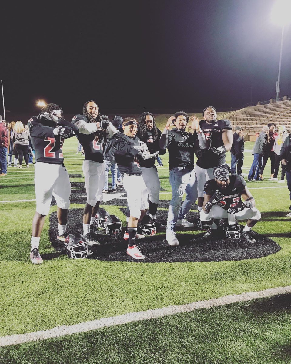 duck1_tra's tweet photo. Enjoyed my time in Ranger land. Nothing like a good college football game. Missing Kenny Miller #490 Crew    Luv these young men. #educatedblackman #RRR https://t.co/gqy9O60ZRO