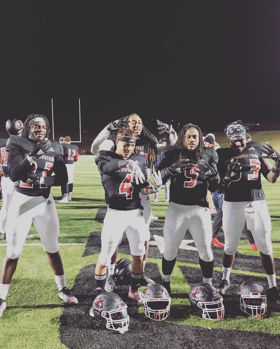 duck1_tra's tweet photo. Enjoyed my time in Ranger land. Nothing like a good college football game. Missing Kenny Miller #490 Crew    Luv these young men. #educatedblackman #RRR https://t.co/gqy9O60ZRO