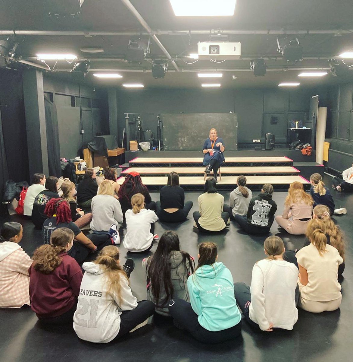 londoncollegePA's tweet photo. Happy Monday everyone! 🙂🙌

A huge thank you to @CSSDLondon for 2 days of audition workshops and progression talks last week. We are SO grateful or such an incredible and invaluable opportunity! CSSD Alumni include Judi Dench and Kit Harrington. 🎭 @LSEColleges https://t.co/JolnKZdkma