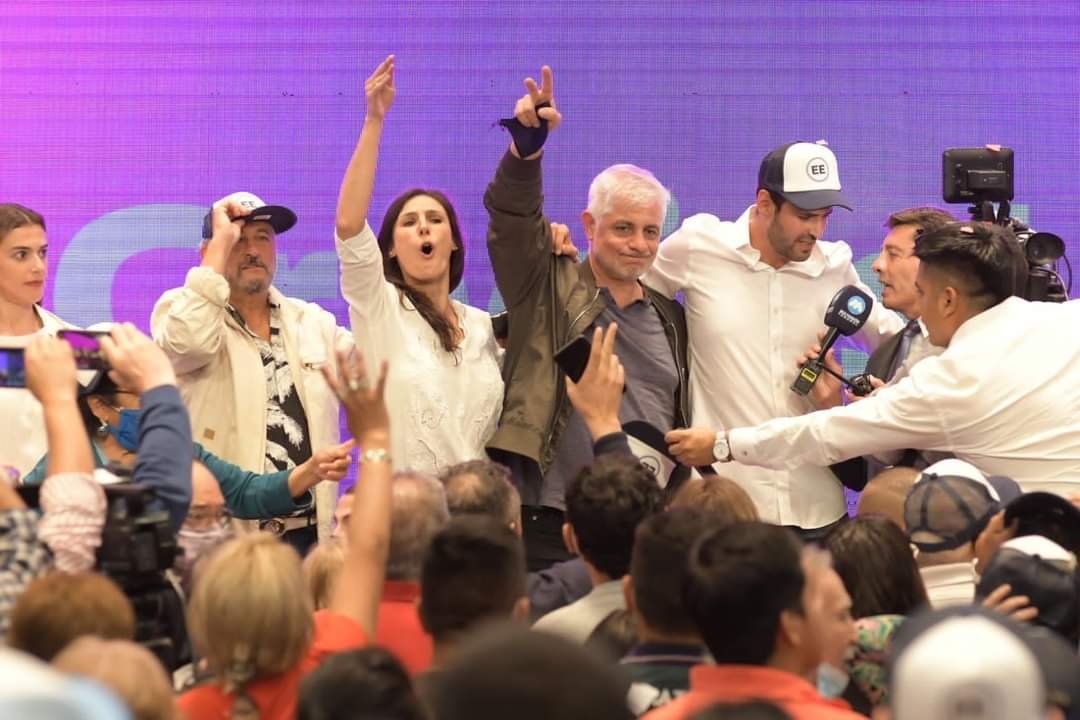 laura_cartuccia's tweet photo. HISTORICO TRIUNFO DEL PERONISMO EN SALTA:
¡LOGRARON DOS DIPUTADOS NACIONALES!
Saludar y felicitar a un gran equipo de trabajo creado por @pablooutesok , @antonio_hucena @EstradaEmiliano y Pamela Calletti
#Salta #ElPJSosVos #PJSalta https://t.co/gmfcG9vghZ