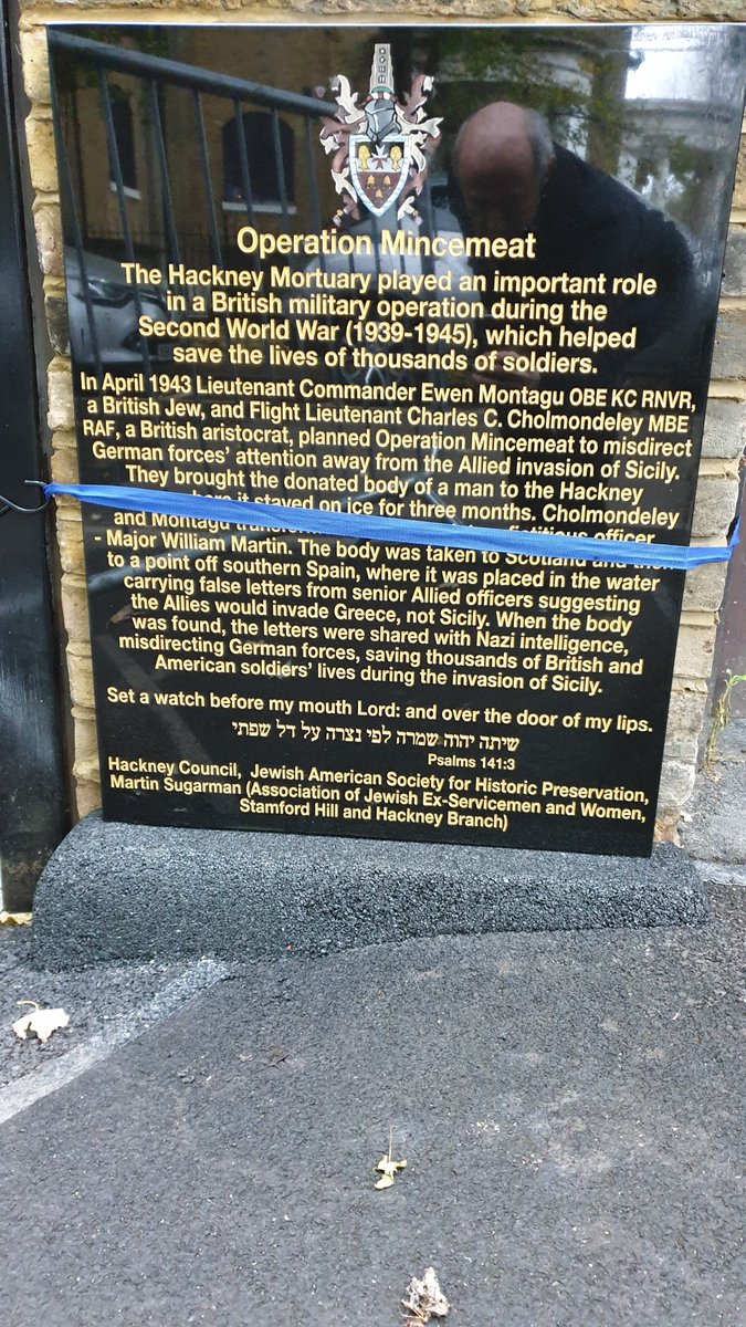 Plaque at Hackney Mortuary presumably about to be unveiled. qv forthcoming movie Operation Mincemeat imdb.com/title/tt187901… as well as the classic The Man who Never Was imdb.com/title/tt0049471 <a href="/HackneyHistory/">HackneyHistory</a> <a href="/walk_hackney/">Walk Hackney</a>