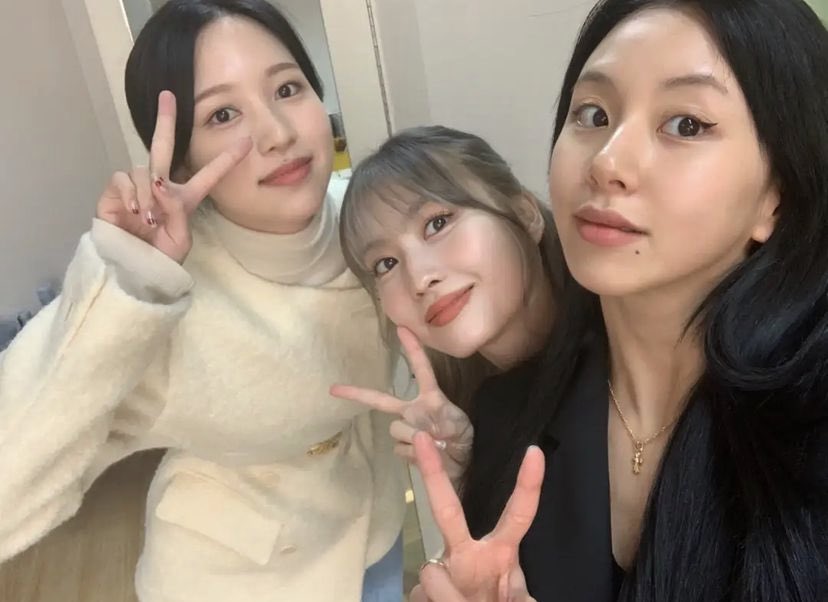 stanmochaeng's tweet photo. THIS IS ENOUGH FOR ME. MY WHOLE YEAR IS MADE. I CAN DIE HAPPY. THANK YOU #BLESSED https://t.co/SFvzosQE5c