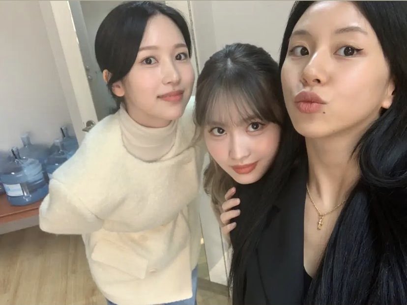 stanmochaeng's tweet photo. THIS IS ENOUGH FOR ME. MY WHOLE YEAR IS MADE. I CAN DIE HAPPY. THANK YOU #BLESSED https://t.co/SFvzosQE5c