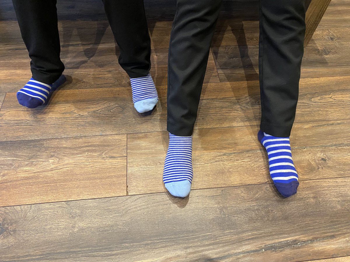 Odd Sock Day for these two today <a href="/WCLPS/">Willerby Carr Lane</a> <a href="/wclpsyear6/">WCLPS Year 6</a> <a href="/wclpsyear3/">WCLPS Year 3</a> #AntiBullyingWeek #itsoktobedifferent