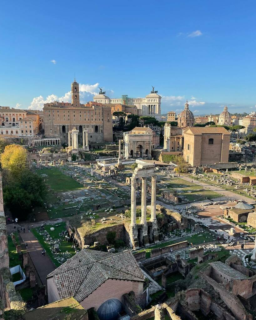 Derniers souvenirs de Rome #rome #roma #tempodiroma #vacancesromaines - et un clin d’œil à ma guide en sur mesure #valeriebertei #romacosi visiterome.com @valerieguideromaine @visiterome instagr.am/p/CWScflasoNr/