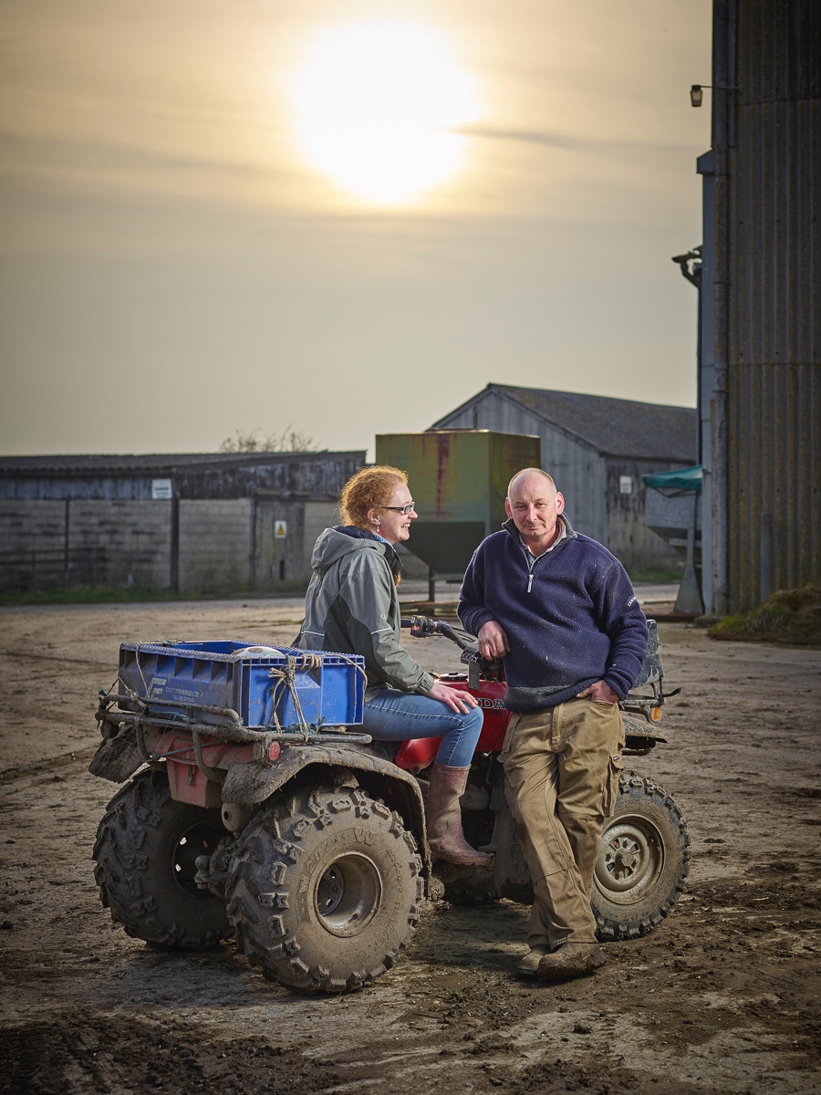 FarmersOfTheUK's tweet photo. Hi all! Quick intro, John is farm manager of a 500 acre mixed livestock farm which he set up from scratch when we came here about 18 months ago and I run The Drovers Daughter with my #polldorsets and together we run @roundhillag consultancy! #herefordcattle #herdwicksheep https://t.co/jnpdonW6aG
