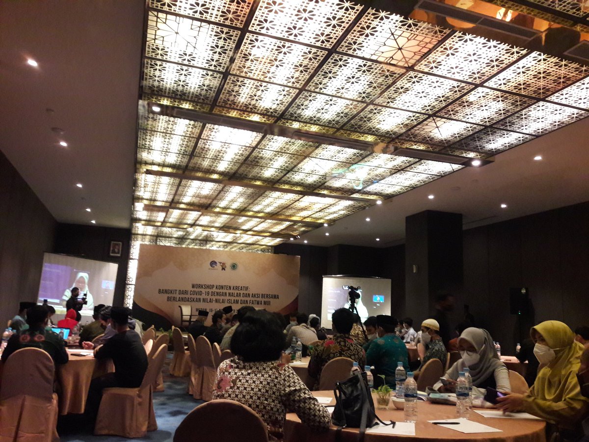unchuagung's tweet photo. Pembukaan Workshop konten Kretif  bangkit dari covid-19 dengan nalar dan aksi bersama berlandaskan nilai-nilai Islam dan Fatwa MUI
#IslamwasathiyahMUI
#MUIkotamedan 
#MUISumbar https://t.co/SbrH5OOf7O